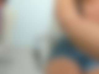 Live cam show with eveeevian - Toys on studioflirtlive.com