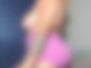 Live cam show with rousse-ellise - Flashing on Camsoda