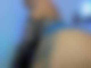 Live cam show with Anna Brooks - Hazel Eyes on sexytreat.net