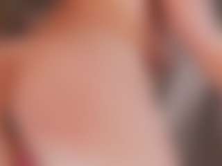 Nika hairy and wet MILF webcam performer live streaming