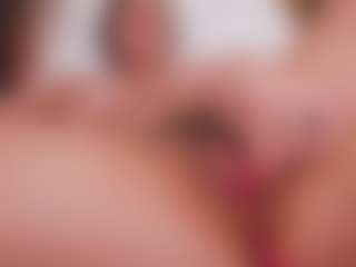 Nika hairy and wet MILF webcam performer live streaming