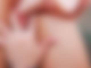 Nika hairy and wet MILF webcam performer live streaming