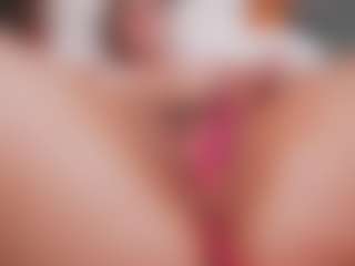 Nika hairy and wet MILF webcam performer live streaming