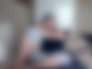 Live cam show with Lana - Body Massage on livesuperchat.net