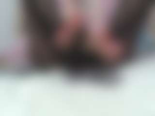 Live cam show with saaramiiller - Toes on crypto-cams