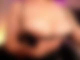 Live-Cam-Show mit Mikasa Rose - Squirt auf Camsoda