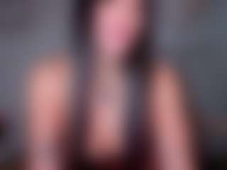 Live cam show with BriannaSalinas - Brown Eyes Brown Hair on AdultVida.com