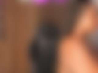 gigithunderfox's Live Sex Cam Show