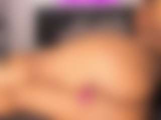 gigithunderfox's Live Sex Cam Show