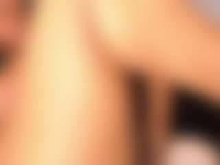 gigithunderfox's Live Sex Cam Show