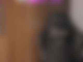 gigithunderfox's Live Sex Cam Show