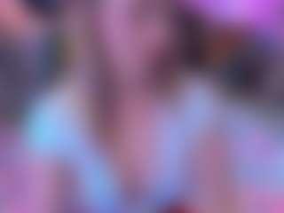 Live cam show with AriaNina - Barelylegal on CamSodaAdn