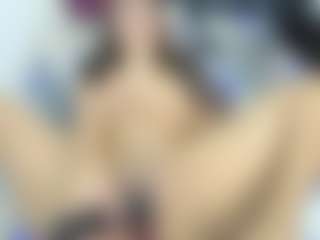 Live cam show with cute mia - Young Adult on Milf Play