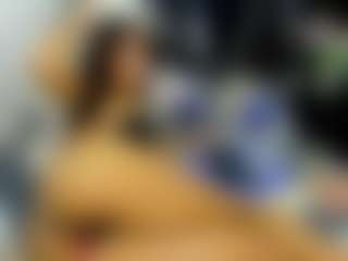Live cam show with cute mia - Teen (18+) on xheatlive.com