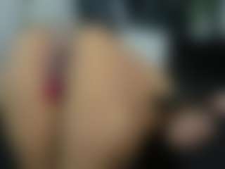 Live cam show with cute mia - Brown Eyes Curvy on live.xheat.ai