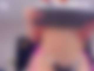 Spettacolo in cam dal vivo con Mandy Bunny - Red Hair Shaved Pussy su Camsoda