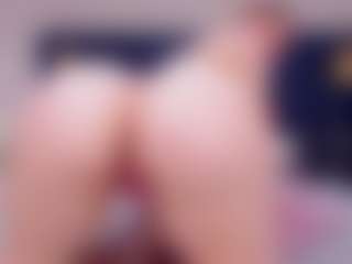 Live cam show with Mandy Bunny - Cum Curvy on Camsoda