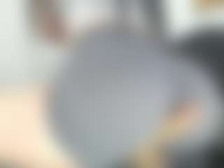Live cam show with Emmily - Teen (18+) on Dare Cams