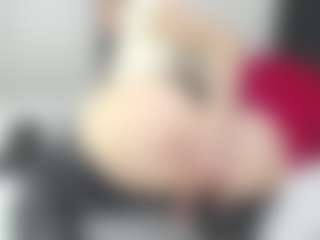 Live cam show with Emmily - Athletic Fetish on Streamer API