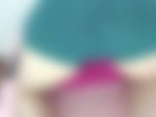 Live cam show with Emmily - Body Massage on livesuperchat.net