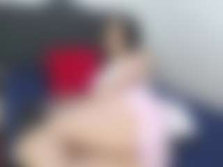 Live cam show with Emmily - Cosplay Young Adult on AdultVida.com