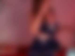 Live cam show with Kitty Star - Flirt Ebony on Camsoda