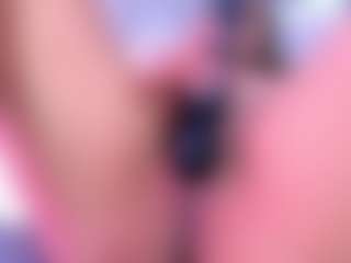 Live cam show with LUNALEEE - Eating Pussy on Camsoda