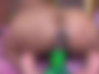 violeta-evanz MILF webcam performer live streaming