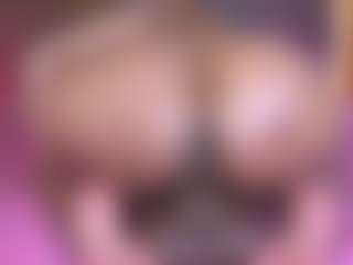 violeta-evanz MILF webcam performer live streaming