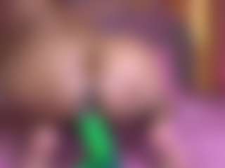 Live cam show with violeta-evanz - Shaved Pussy Latina on Free Soda | colombia