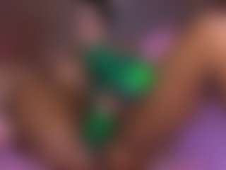violeta-evanz MILF webcam performer live streaming