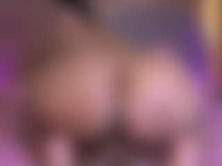 Live cam show with violeta-evanz - Flashing on Camsoda