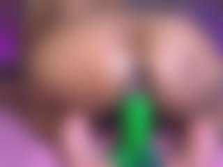 Live cam show with violeta-evanz - Fingers on Chatstar