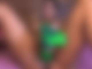 Live cam show with violeta-evanz - Flashing on AdultVida.com
