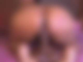 violeta-evanz MILF webcam performer live streaming