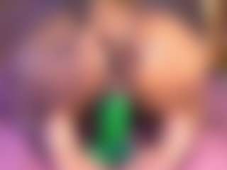 violeta-evanz MILF webcam performer live streaming