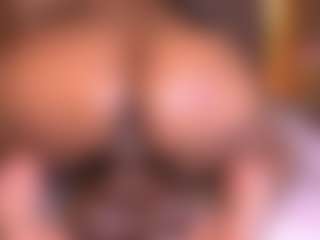 violeta-evanz MILF webcam performer live streaming