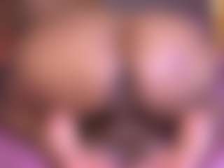 violeta-evanz MILF webcam performer live streaming