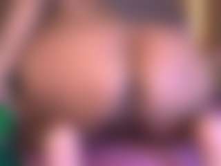 Live cam show with violeta-evanz - Gamer MILF on Milfs Live
