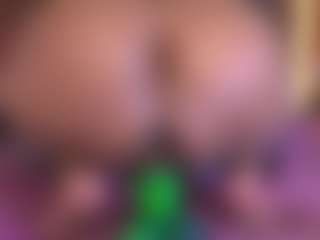 violeta-evanz MILF webcam performer live streaming