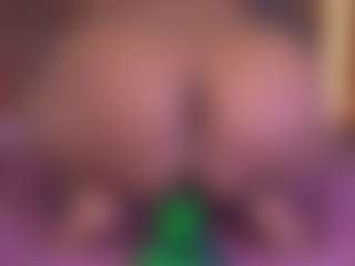 violeta-evanz MILF webcam performer live streaming