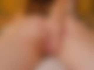 Live cam show with EveLust - Lovense Petite on xxxlivecams.org