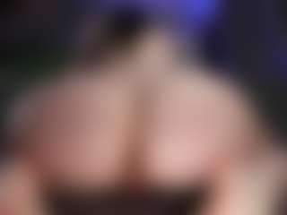 Live cam show with BeautyCutie - Brown Eyes Red Hair on Camsoda