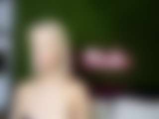 Live cam show with miabeex - Blue Eyes on Camsoda