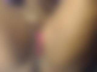 Live cam show with sharom-romsth - Squirt on Camsoda
