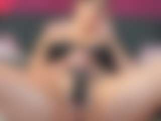 Live cam show with CiaraRider - Brown Eyes on Camsoda