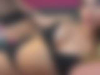 Live cam show with CiaraRider - Middle Aged on Camsoda