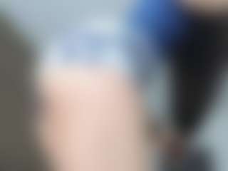 Live cam show with Sweet Sofie - Shaved Pussy on Camsoda