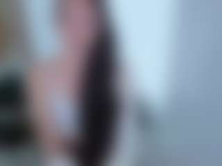 Live cam show with Sweet Sofie - Flashing on Gym Cam Girls