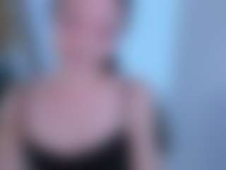 Live cam show with Sweet Sofie - Blowjob on Camsoda